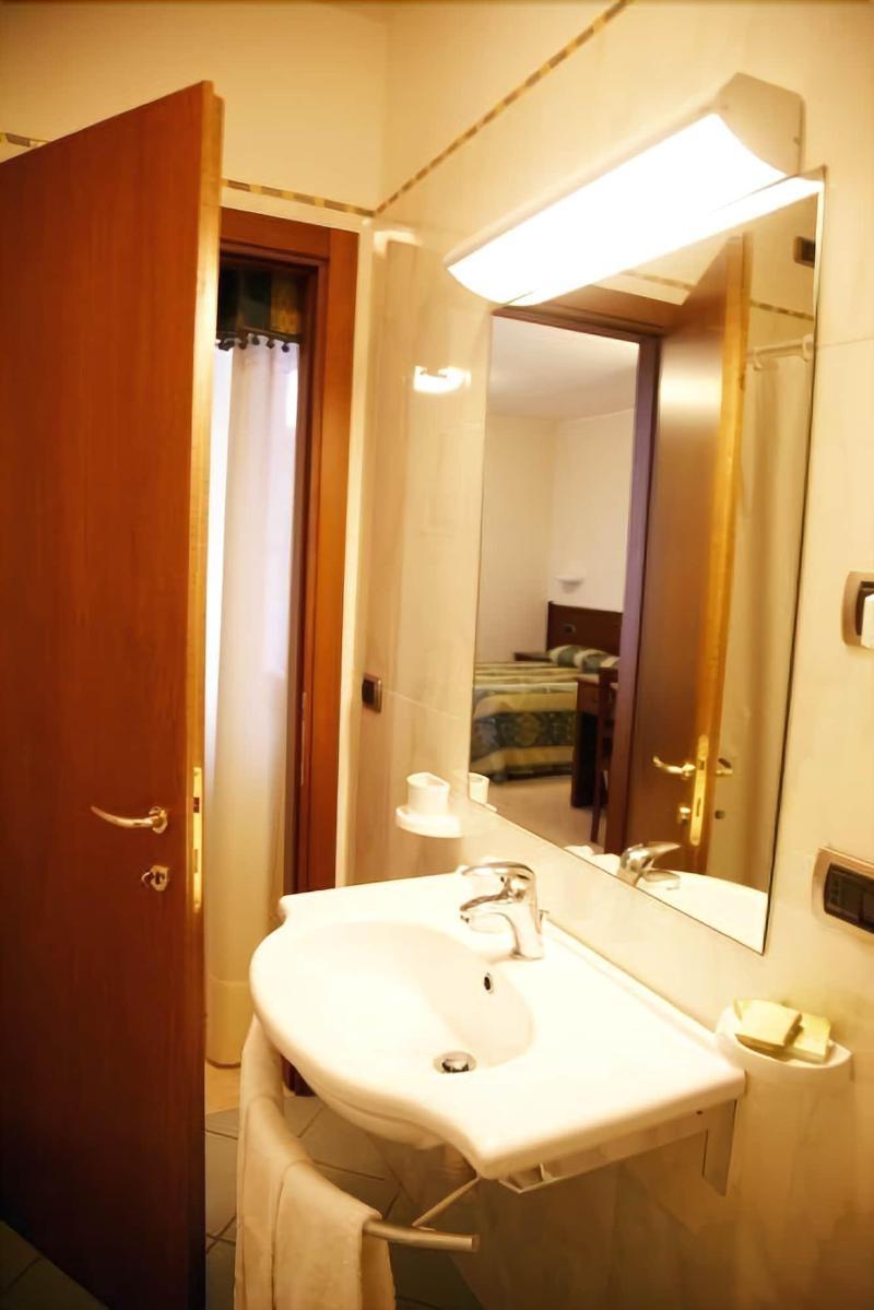 Hotel Tiziana Montepulciano Stazione Exteriör bild