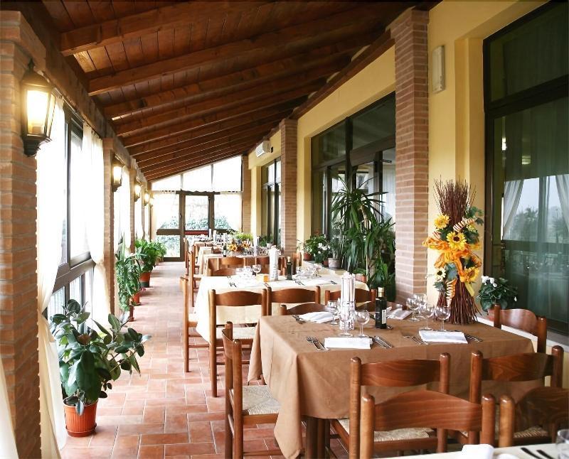 Hotel Tiziana Montepulciano Stazione Exteriör bild