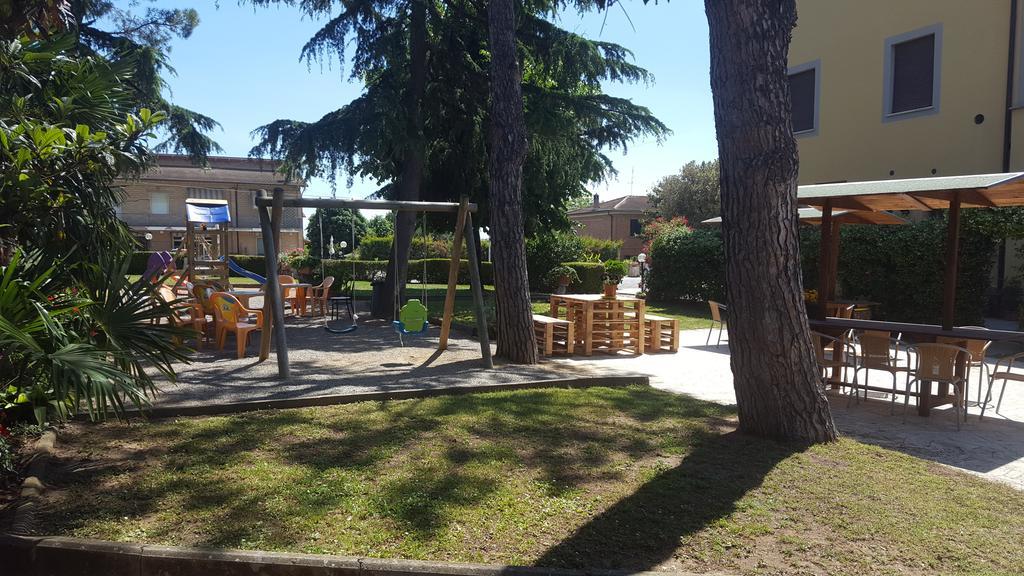Hotel Tiziana Montepulciano Stazione Exteriör bild
