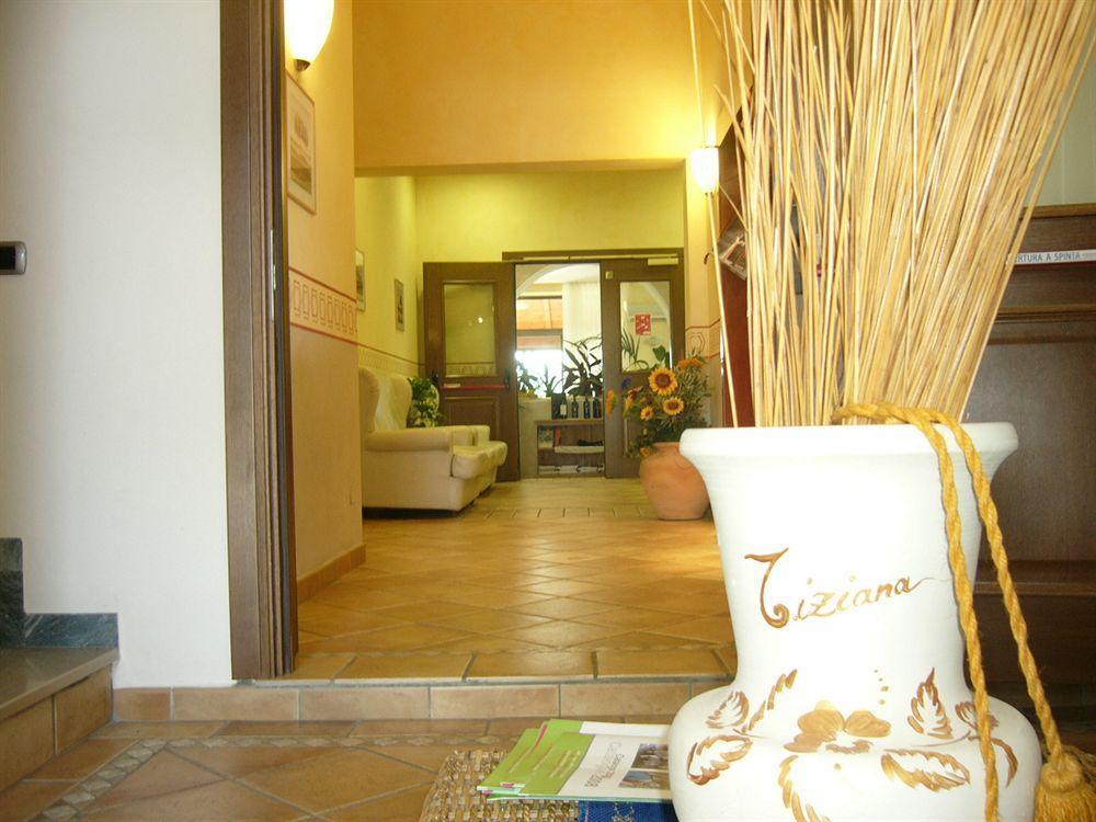 Hotel Tiziana Montepulciano Stazione Exteriör bild