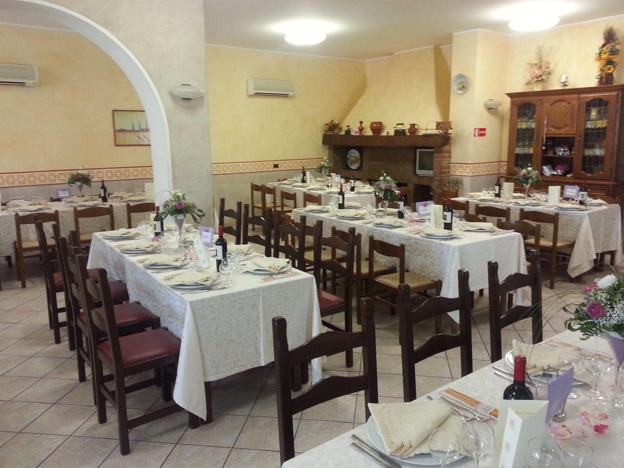 Hotel Tiziana Montepulciano Stazione Exteriör bild