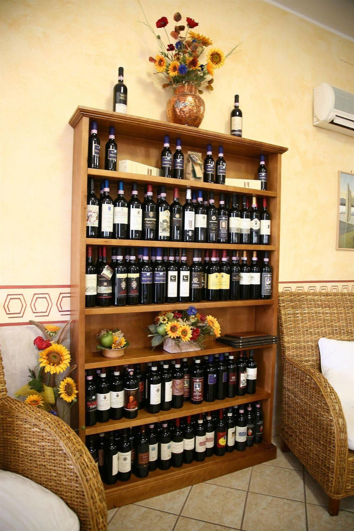 Hotel Tiziana Montepulciano Stazione Exteriör bild