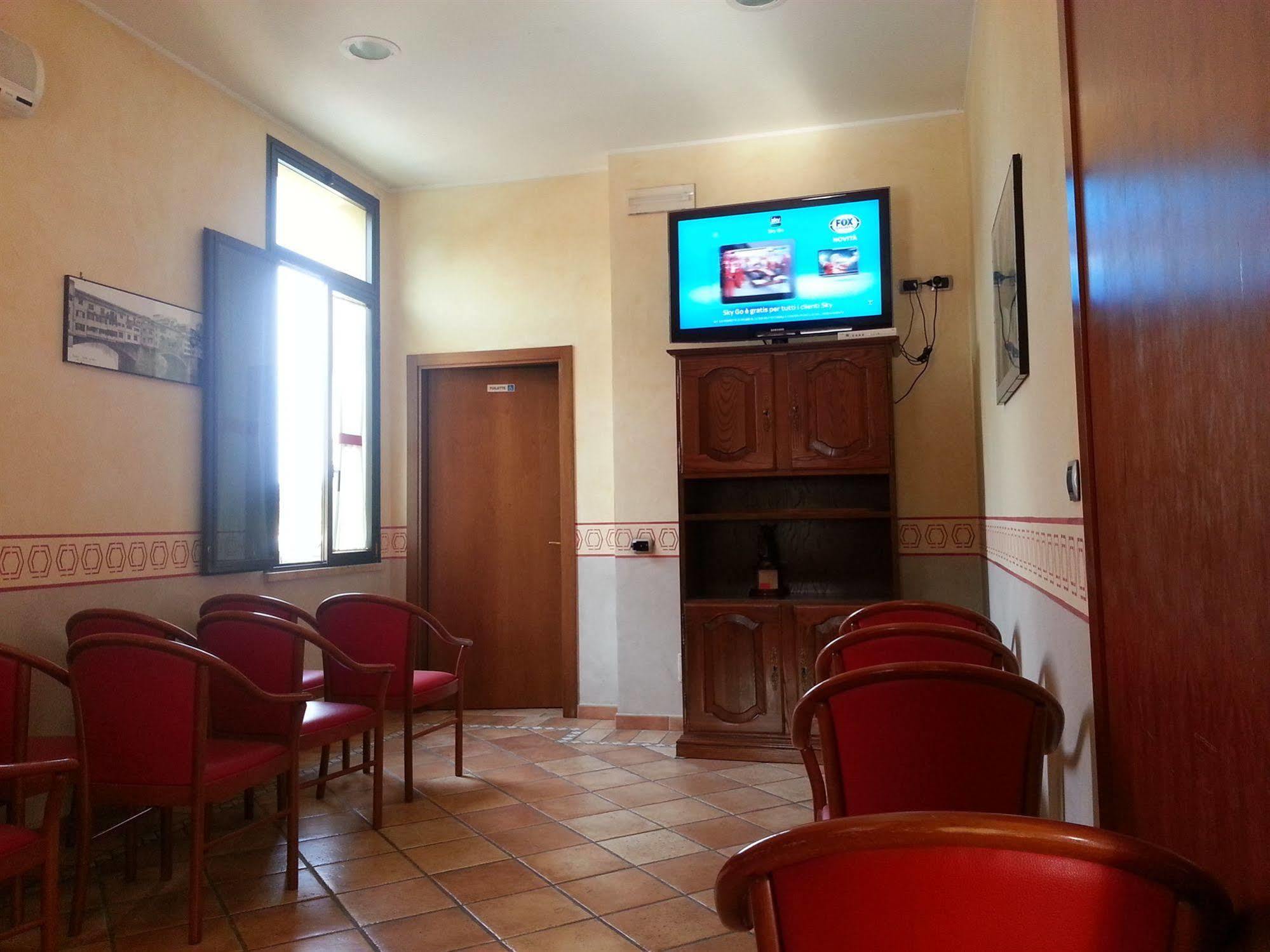 Hotel Tiziana Montepulciano Stazione Exteriör bild