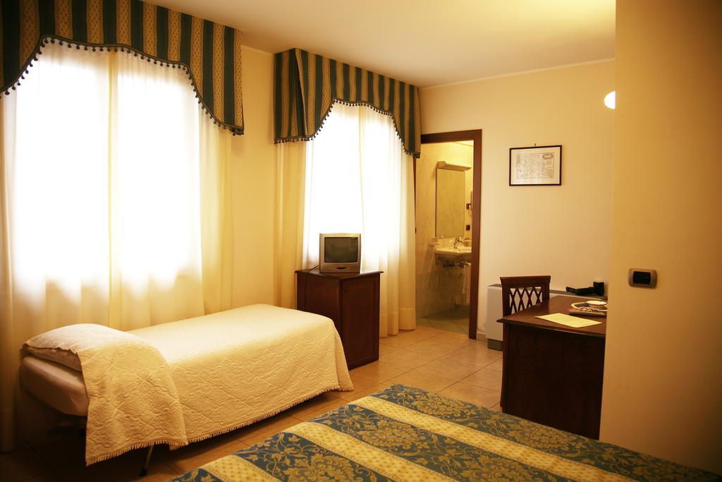 Hotel Tiziana Montepulciano Stazione Rum bild
