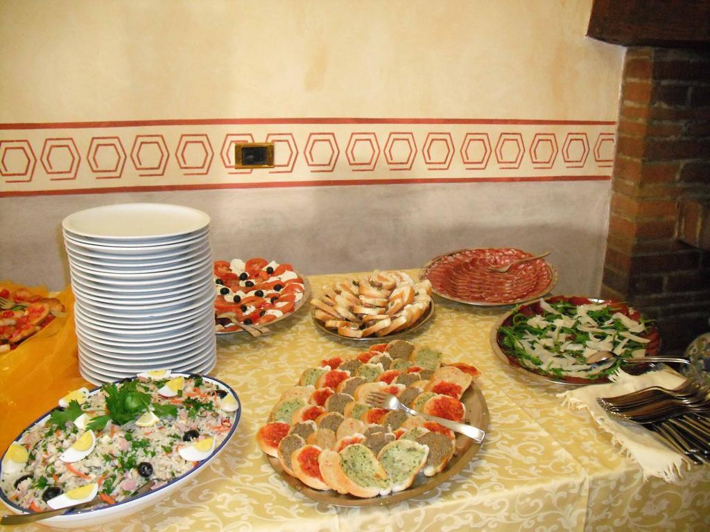 Hotel Tiziana Montepulciano Stazione Exteriör bild
