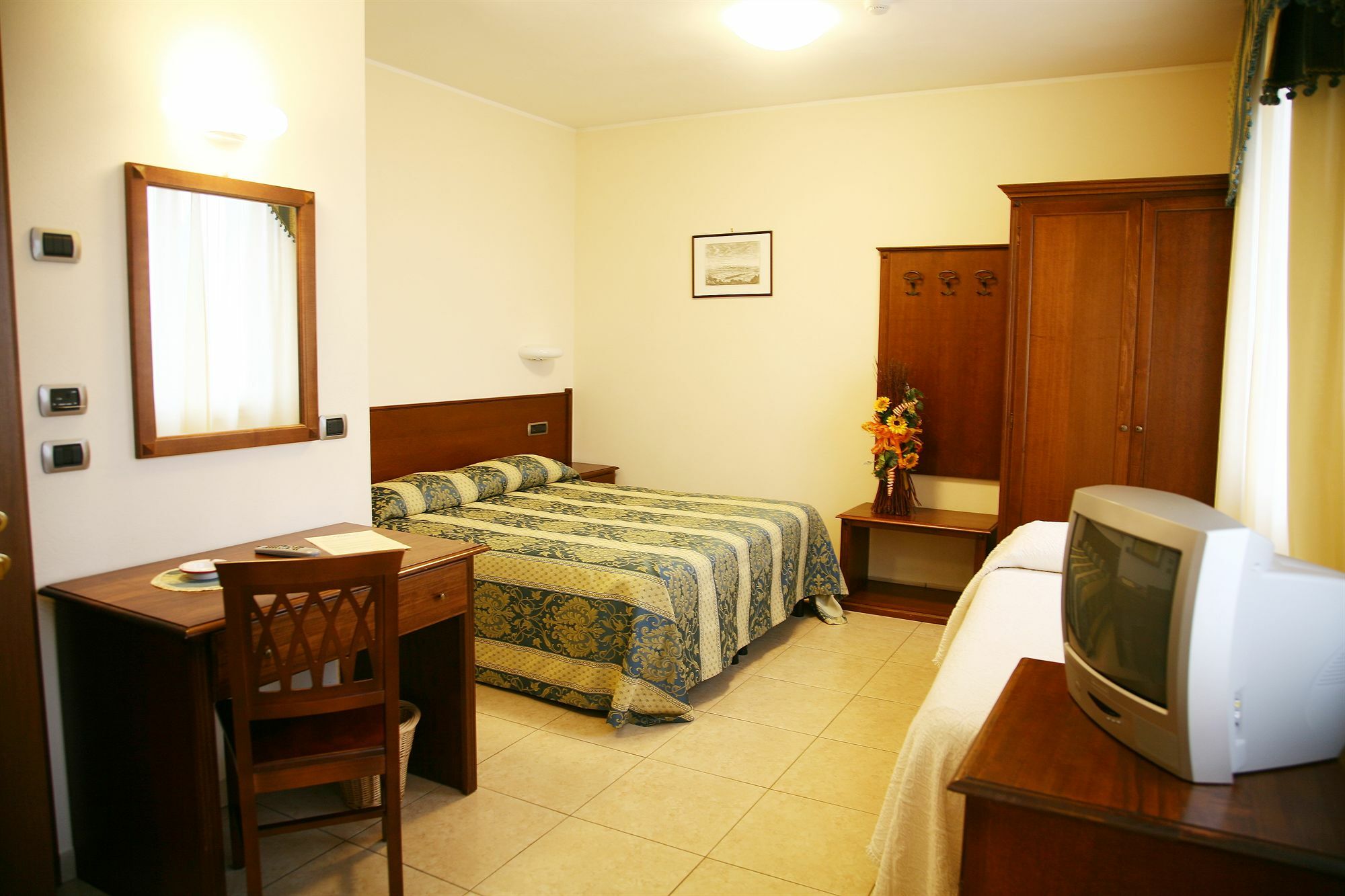 Hotel Tiziana Montepulciano Stazione Exteriör bild